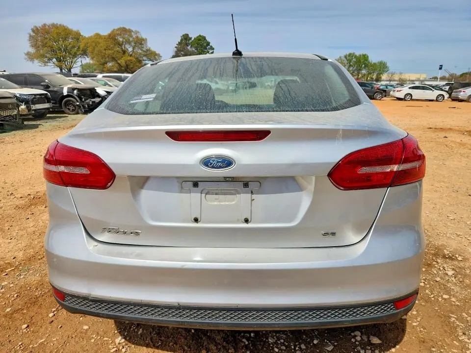 2017 FORD FOCUS SE  