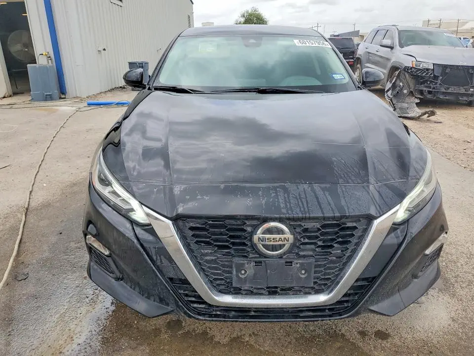 2021 NISSAN ALTIMA SV  