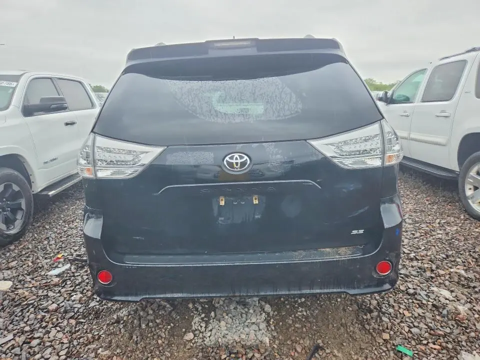 2018 TOYOTA SIENNA SE 8-PASSENGER  