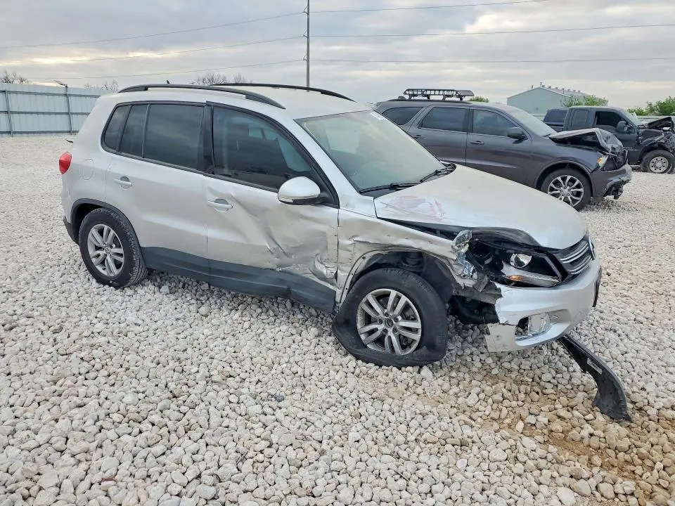 2016 VOLKSWAGEN TIGUAN S  