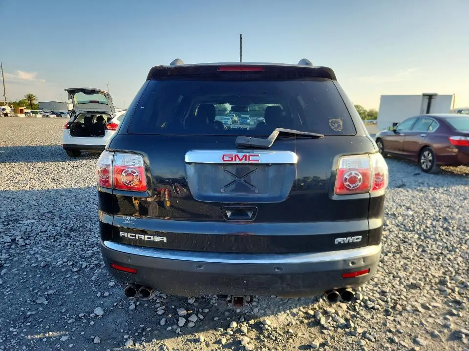 2011 GMC ACADIA SLE  