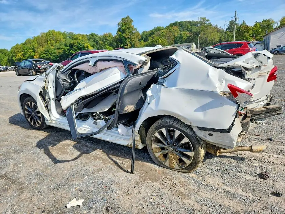 2016 NISSAN SENTRA SR  