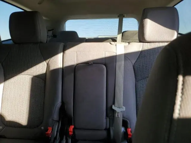 2016 CHEVROLET TRAVERSE LS  