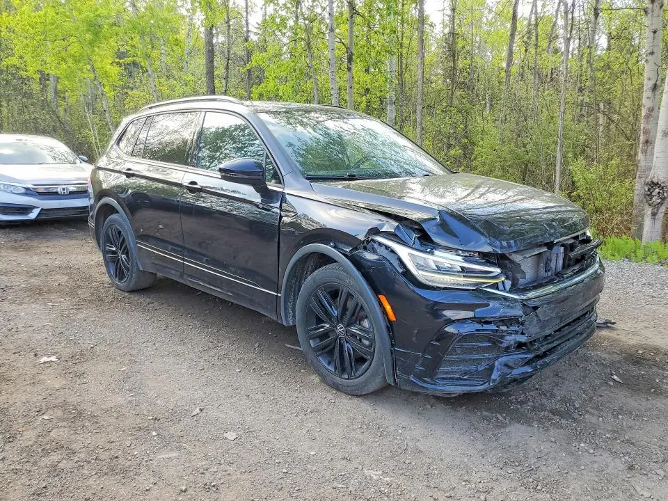 2022 VOLKSWAGEN TIGUAN SE R-LINE BLACK  