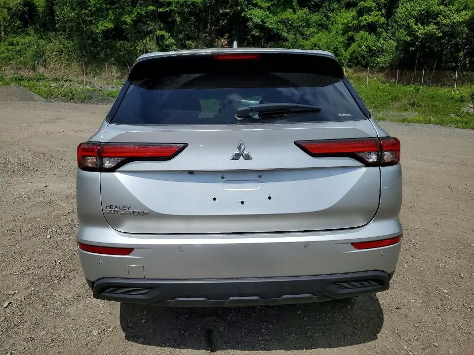 2024 MITSUBISHI OUTLANDER ES  