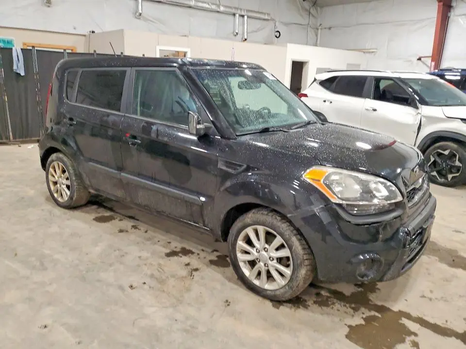 2013 KIA SOUL +  