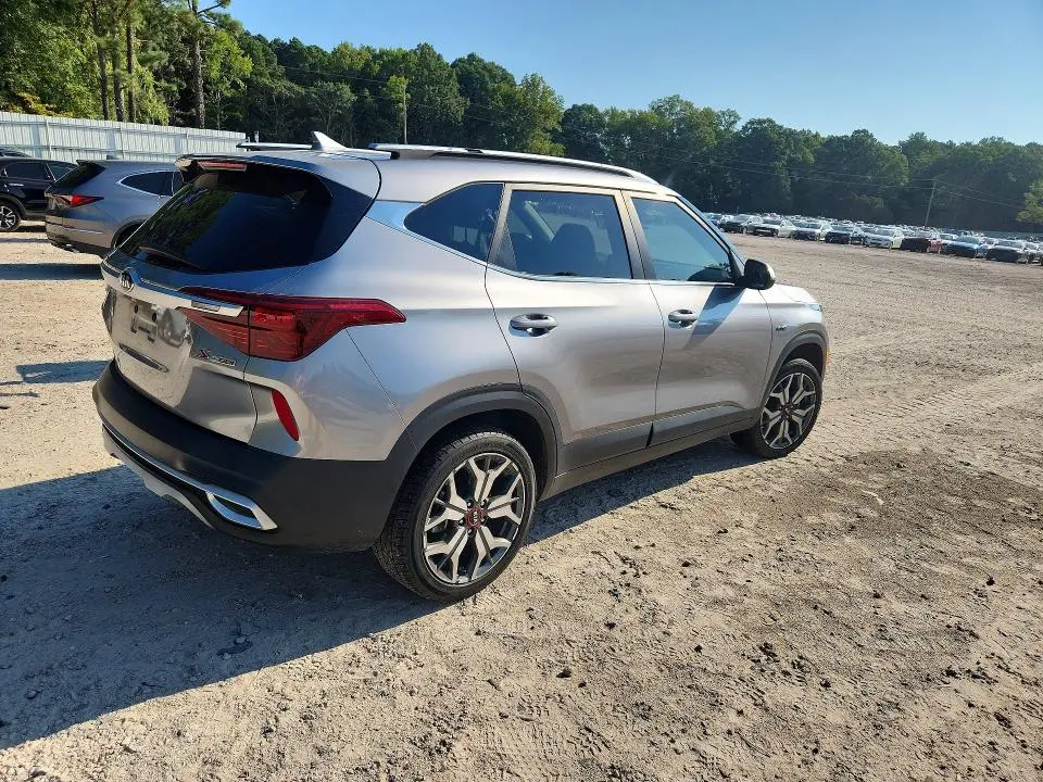 2021 KIA SELTOS S  