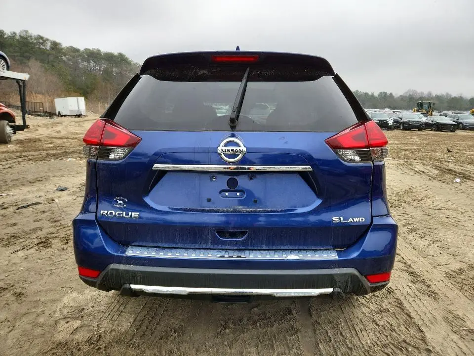 2017 NISSAN ROGUE SL  