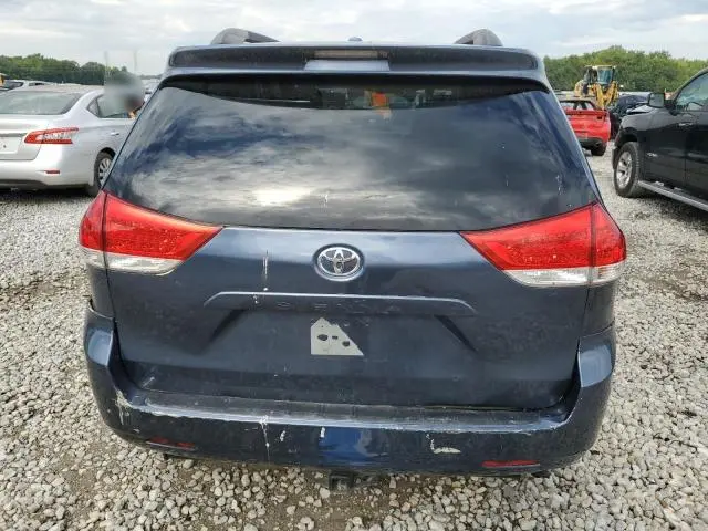 2014 TOYOTA SIENNA LE  