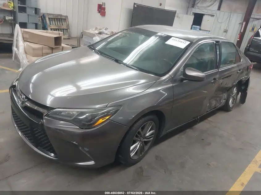 2015 TOYOTA CAMRY SE