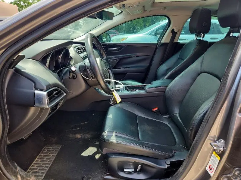 2019 JAGUAR XE PREMIUM  