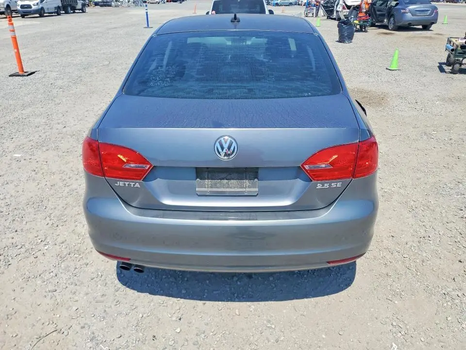 2012 VOLKSWAGEN JETTA SE  