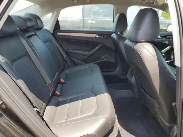 2015 VOLKSWAGEN PASSAT S  