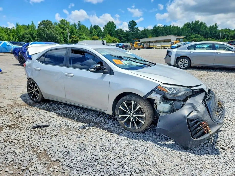 2017 TOYOTA COROLLA SE  