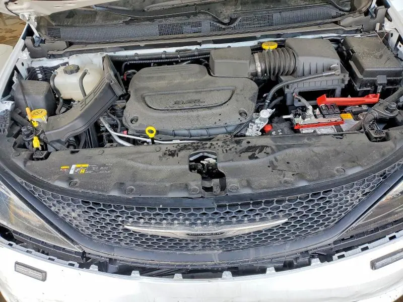 2025 CHRYSLER VOYAGER LX  