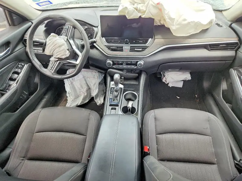 2023 NISSAN ALTIMA SV  