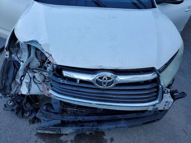 2015 TOYOTA HIGHLANDER XLE  