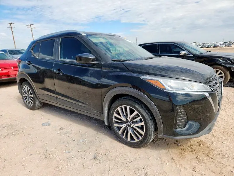 2024 NISSAN KICKS SV  