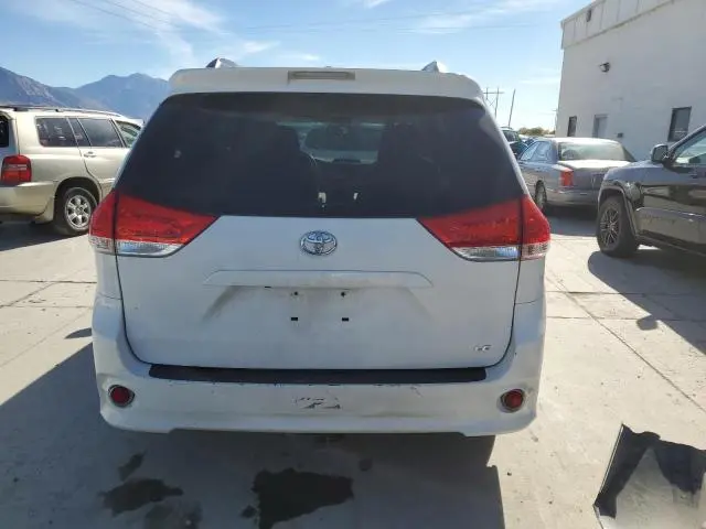 2011 TOYOTA SIENNA LE  