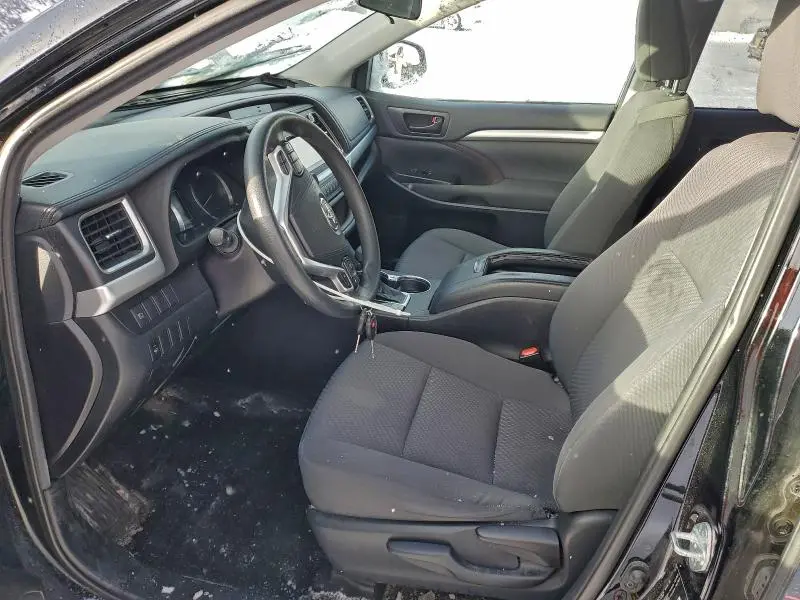 2019 TOYOTA HIGHLANDER LE  