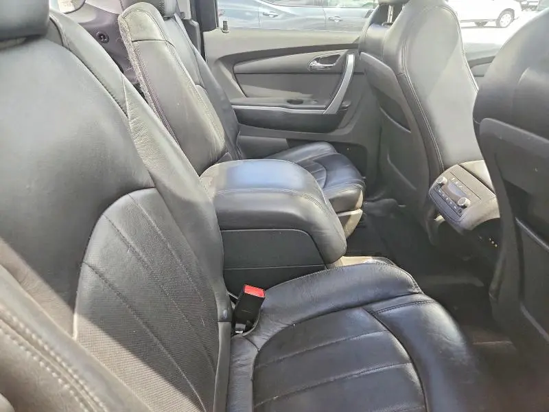 2011 GMC ACADIA SLT-2  