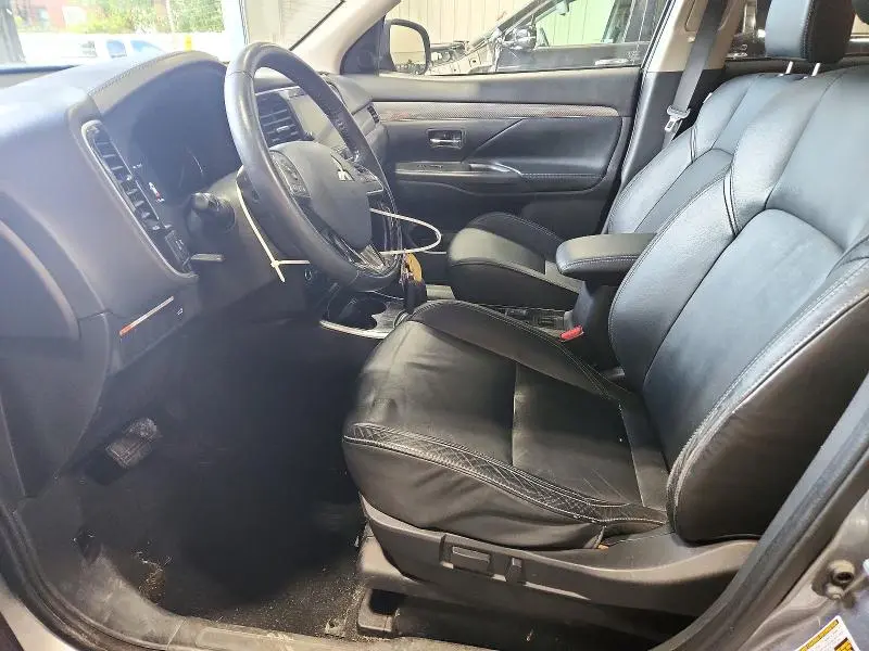 2019 MITSUBISHI OUTLANDER SE  