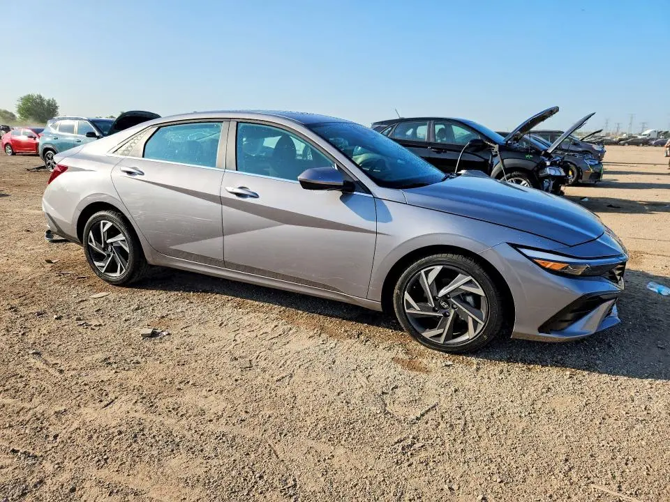 2025 HYUNDAI ELANTRA SEL  