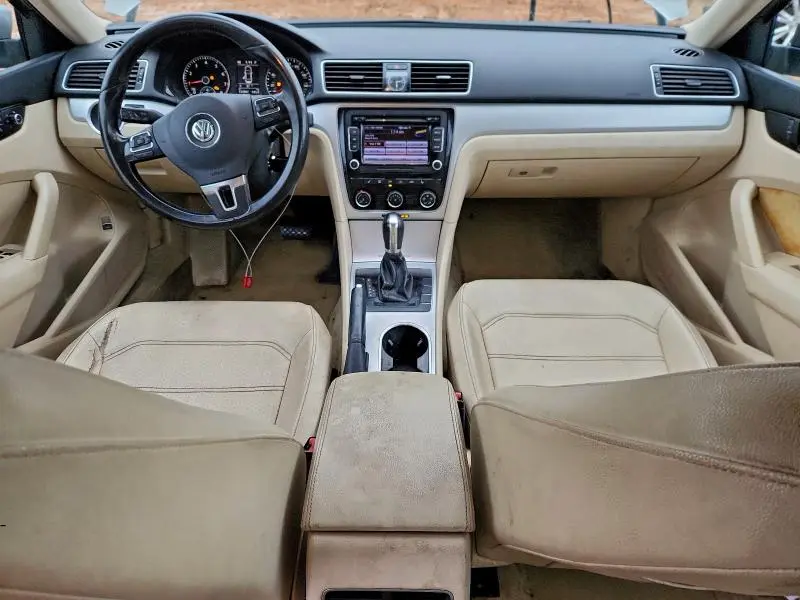 2013 VOLKSWAGEN PASSAT SE  