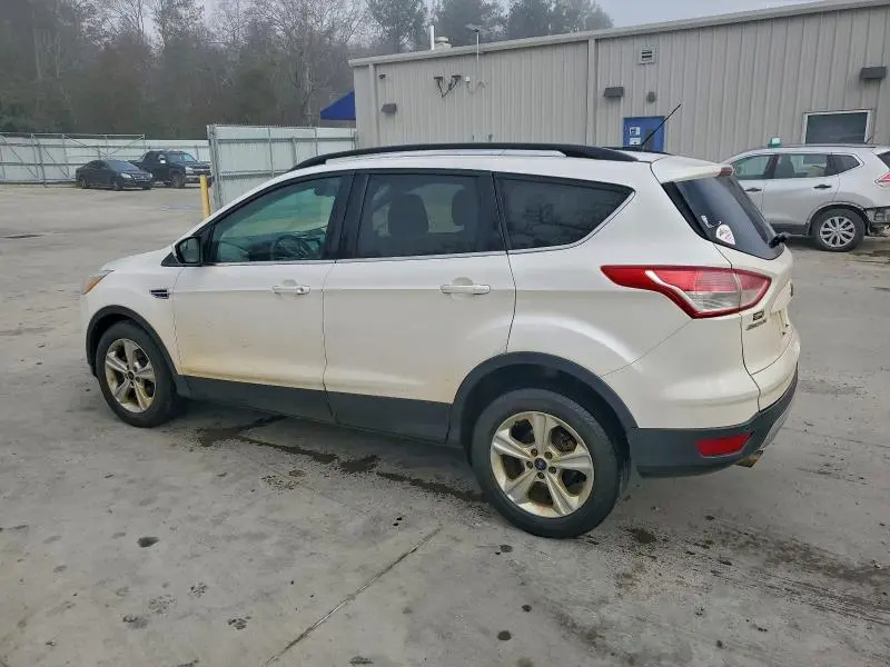 2016 FORD ESCAPE SE  