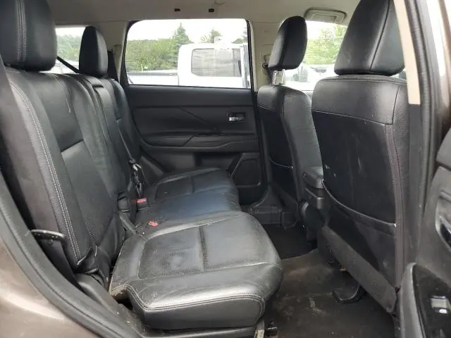 2016 MITSUBISHI OUTLANDER SE  