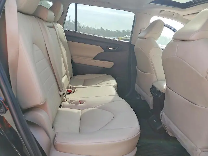 2020 TOYOTA HIGHLANDER   