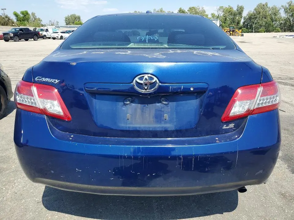 2011 TOYOTA CAMRY LE  