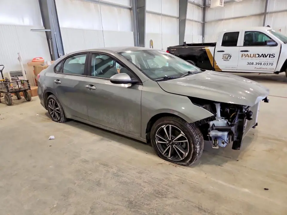 2022 KIA FORTE LXS  