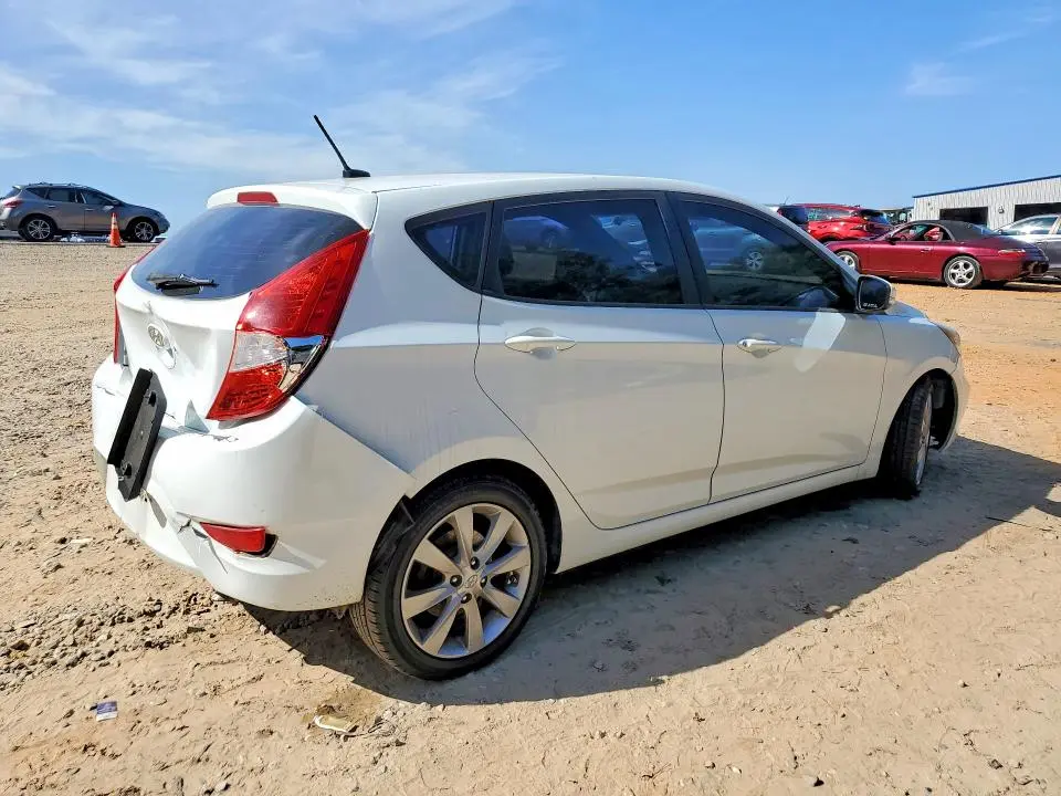 2013 HYUNDAI ACCENT SE  
