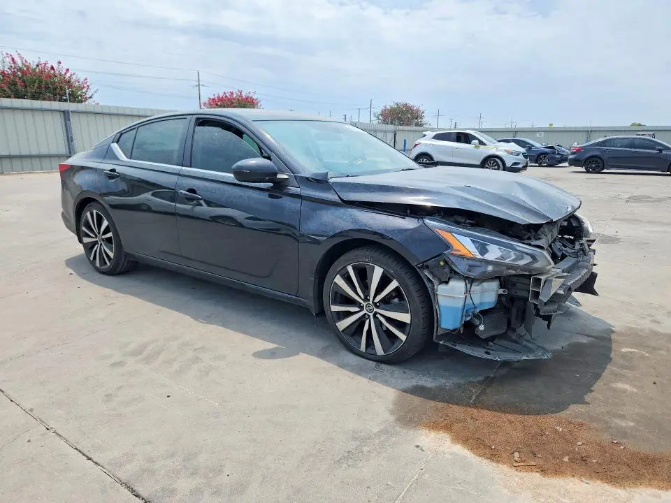 2020 NISSAN ALTIMA SR  