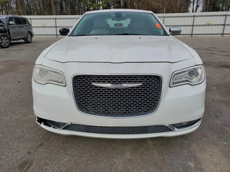 2016 CHRYSLER 300C   