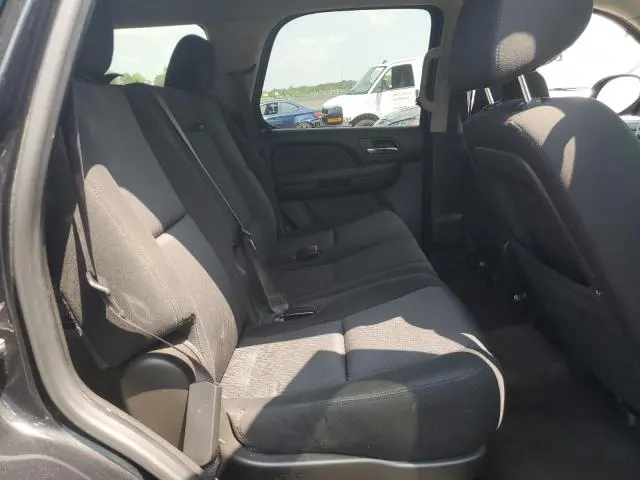 2013 GMC YUKON SLE  