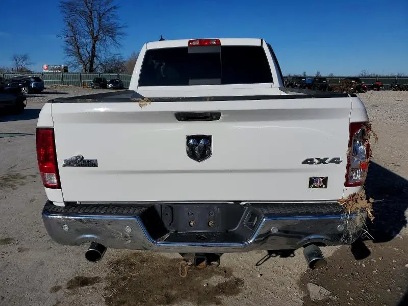 2015 RAM 1500 SLT  