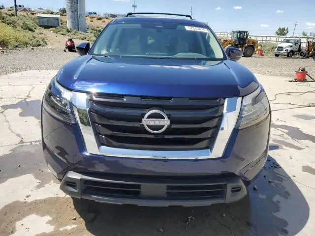 2023 NISSAN PATHFINDER SV  
