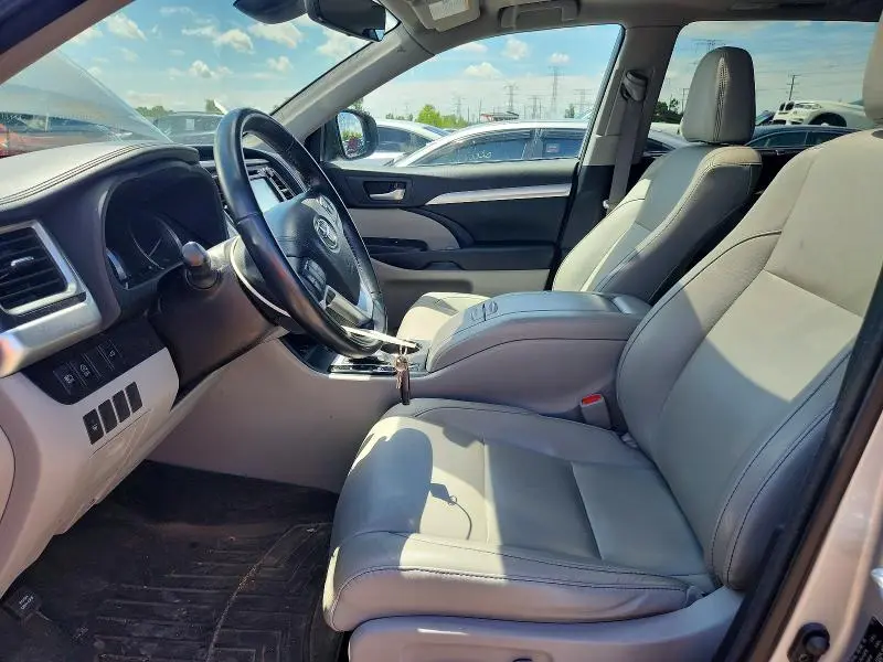 2017 TOYOTA HIGHLANDER XLE  