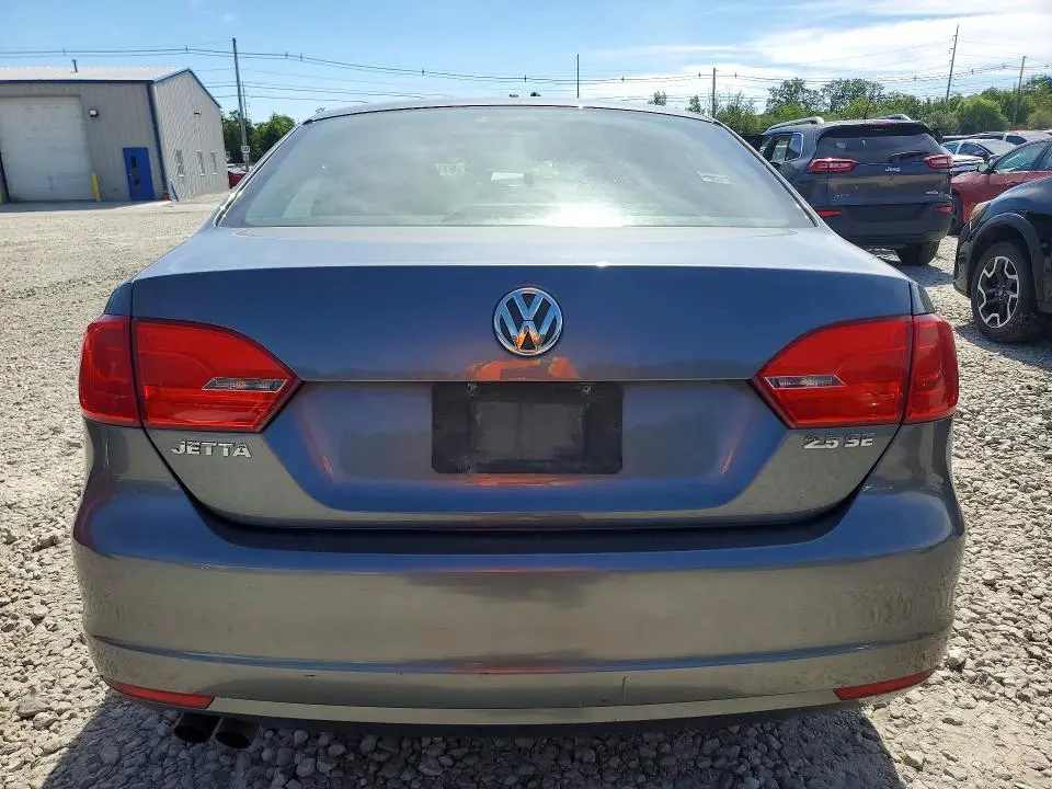 2013 VOLKSWAGEN JETTA SE  