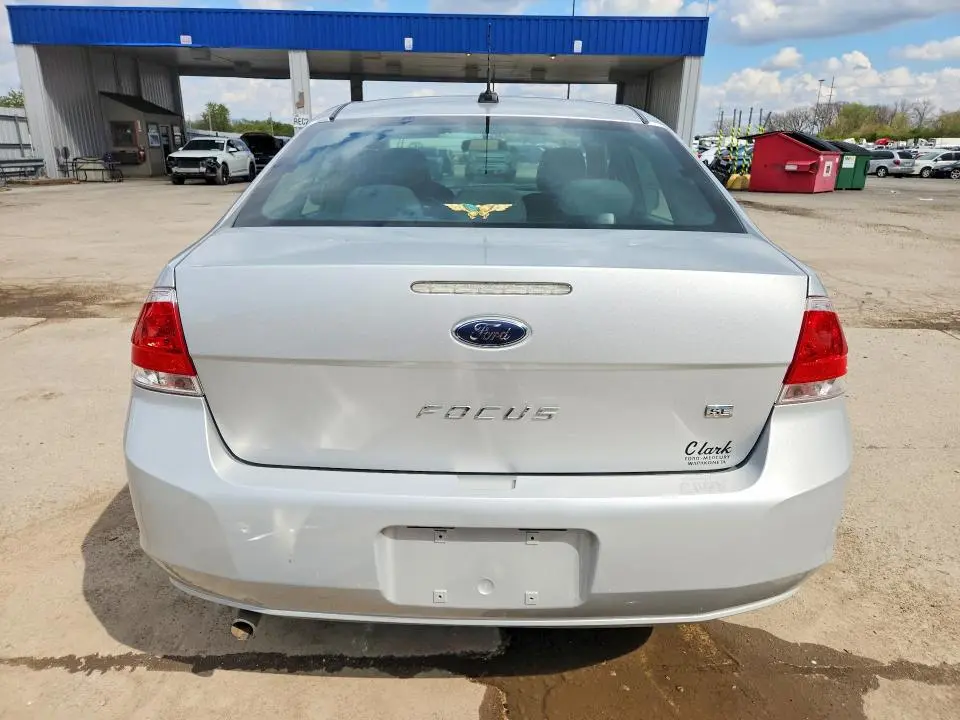 2010 FORD FOCUS SE  
