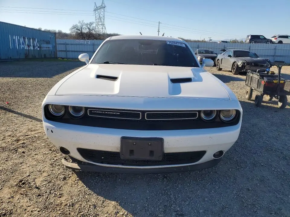 2016 DODGE CHALLENGER SXT  