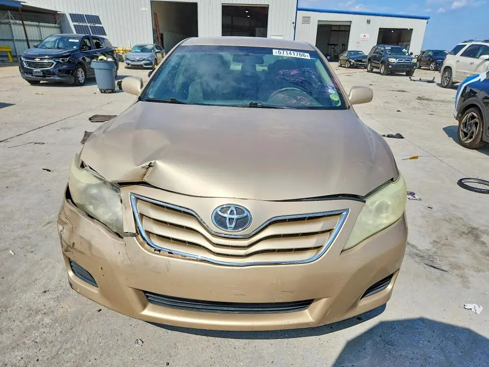 2011 TOYOTA CAMRY LE  