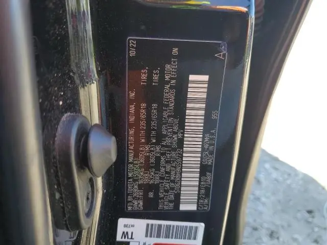 2022 TOYOTA HIGHLANDER XLE  