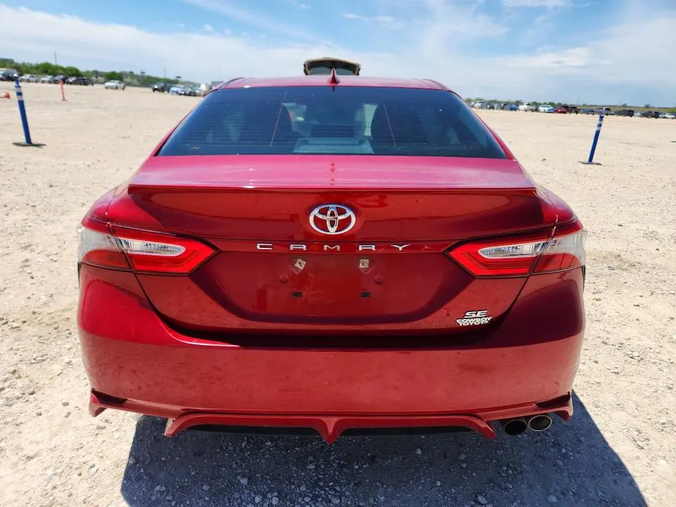 2019 TOYOTA CAMRY SE  
