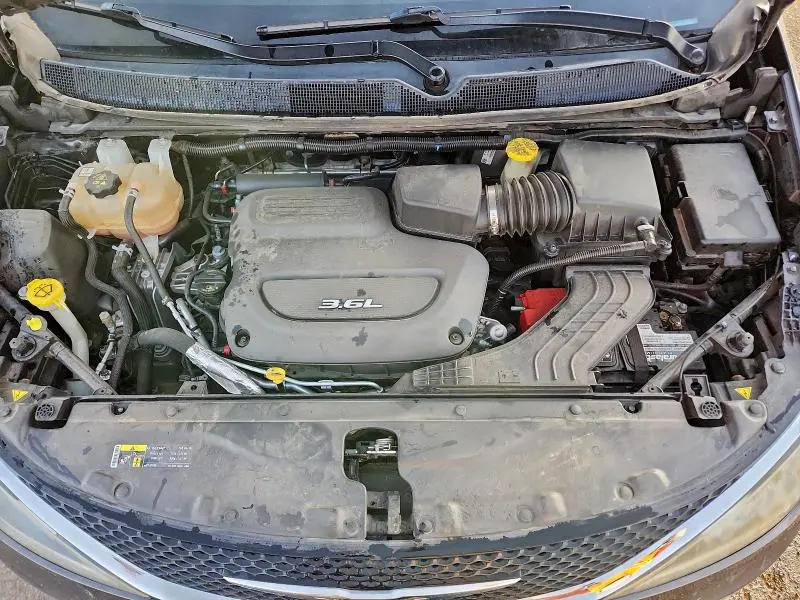 2017 CHRYSLER PACIFICA LIMITED  