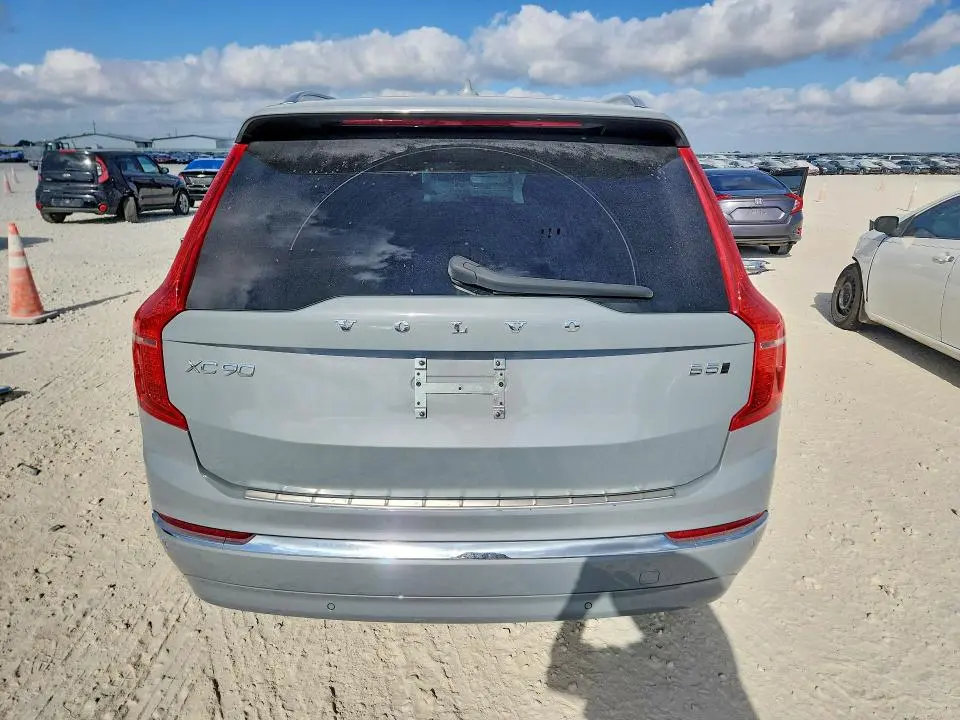 2024 VOLVO XC90 PLUS  