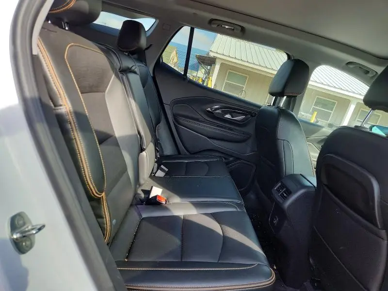 2022 GMC TERRAIN AT4  