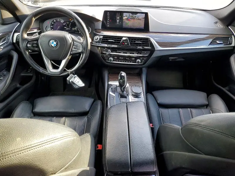 2019 BMW 530E   